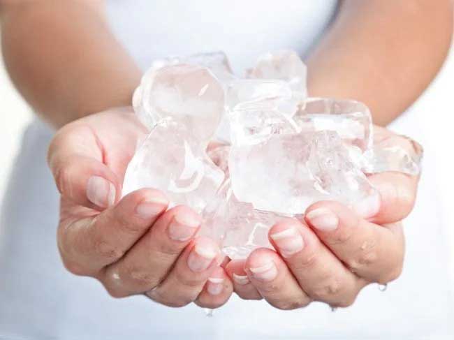 Đá lạnh không phải hóa chất thông tắc Đá lạnh không phải hóa chất thông tắc
