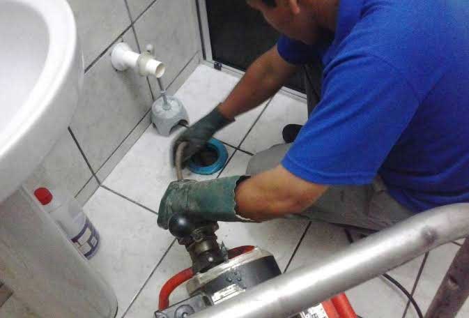 Đường ống thông hơi bị tắc hoặc hoạt động không tốt
