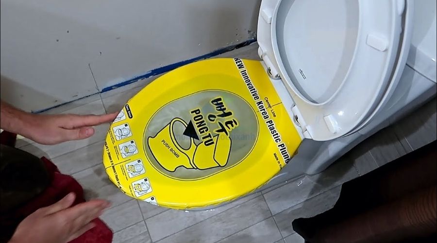 Miếng dán thông bồn cầu là gì