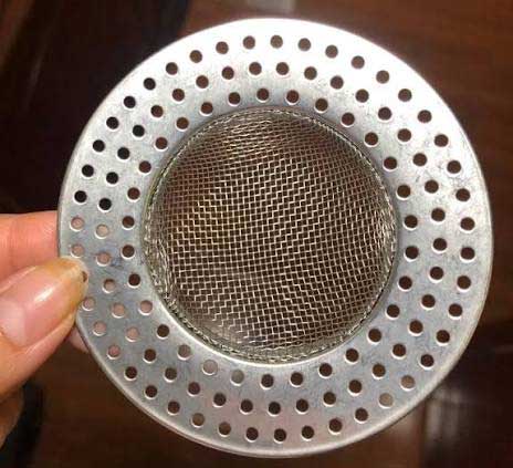 Vệ sinh rọ lọc rác và miệng thoát nước